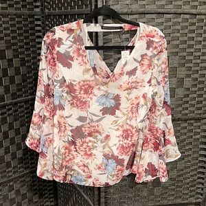 NWT WhiteHouse Black Market Size 6 Multi Top